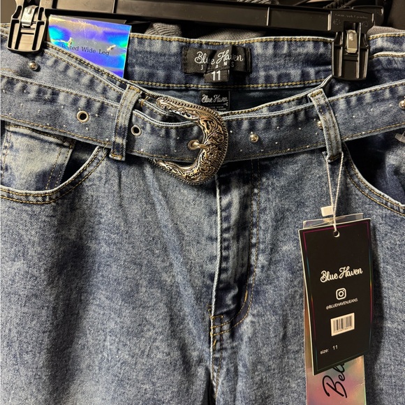 Blue Haven Bela light-wash straight-leg jeans with a studded belt. NWT - Picture 3 of 3